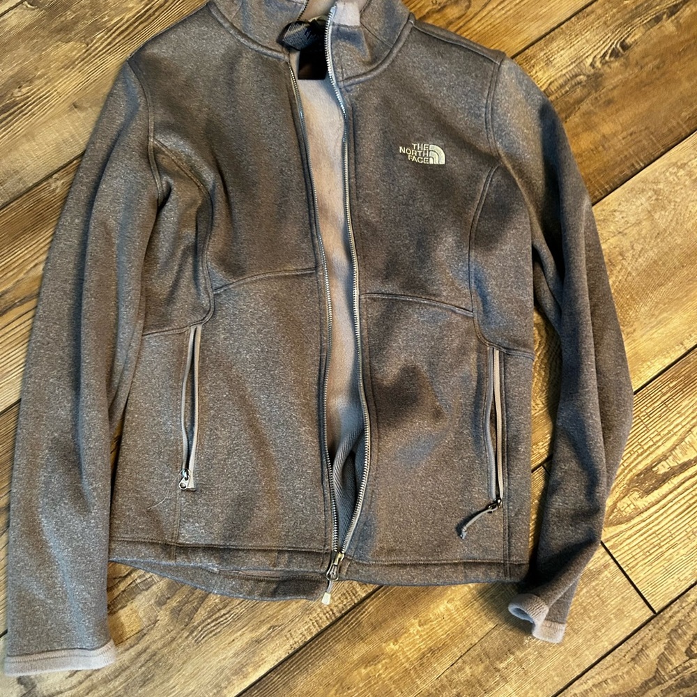NF women’s medium